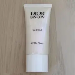 dior snow 日焼け止めのサムネイル