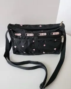 【美品】LeSportsac レスポートサック 刺繍 ショルダーバッグ　ブラック