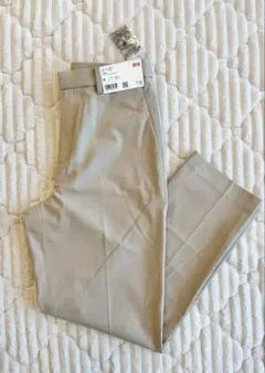 【新品未使用】ユニクロ　スマートアンクルパンツ　ベージュ　Mサイズ