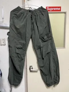 Bershka パラシュートパンツ カーキ M