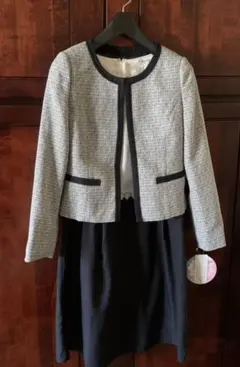 セレモニースーツ ワンピース　コサージュ付き