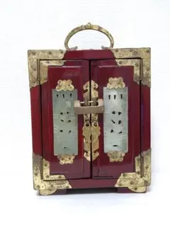 プロフ必読！∞ アンティークなディスプレイに♪翡翠をはめ込んだレア小物入れ ∞