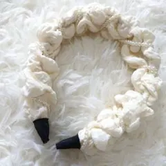 新品 アイボリー フリル パール ヘアバンド カチューシャ
