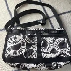 白黒花柄ショルダーバッグ