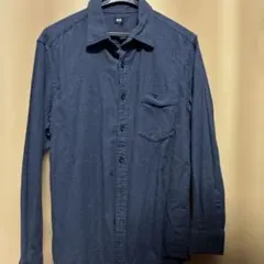 ネイビー ボタンアップ長袖シャツ