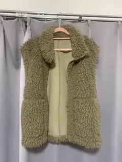 ベージュ ボアベスト　Mサイズ