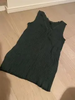 ダークグリーン　リブタンクトップ