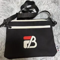 FILA BE:FIRST 黒 サコッシュのサムネイル