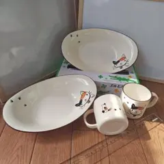 三毛猫柄 プラスチック製カレー皿とマグカップ　４点セット