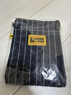 阪神タイガース　江坂ジーンズ工業製　デニムサコッシュ（ストライプ柄）