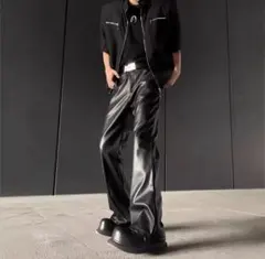 合皮　レザー　スラックス　ブラック　韓国メンズ