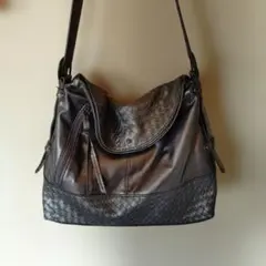 ダークブラウン 編み込みデザイン ショルダーバッグ