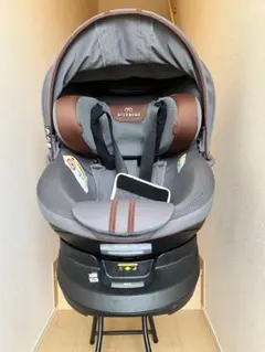 【美品】 AILEBEBE エールべべ クルットR ウィ2 クレアグレー クルット R 2023 ザ・ファースト2 新安全基準R129適合 新生児から