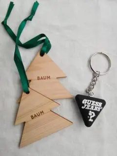 BAUMツリータグ2個とGUESS JEANSキーホルダーセット