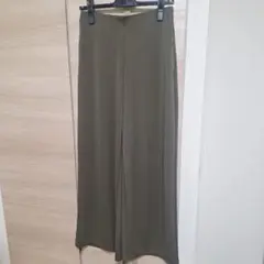 ユニクロ　クレープジャージーストレートパンツ　オリーブ　M
