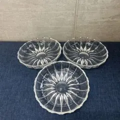 ガラス製 花模様の皿 3個セット