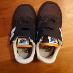 New Balance ブラック ベルクロスニーカー