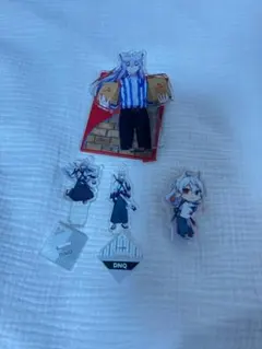 カラフルピーチ　どぬく　アクリルスタンド