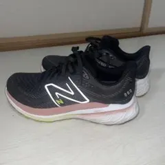 New Balance 860 ブラック/ピンク スニーカー
