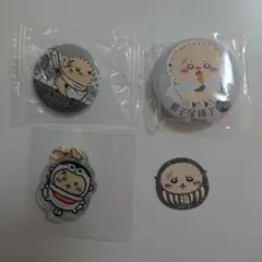 ちいかわ　くら寿司　もぐもぐ本舗　ラッコ　アクリルチャーム　缶バッチ