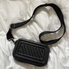 ZARA ザラ ブラック ハード ボディバッグ ショルダーバッグ