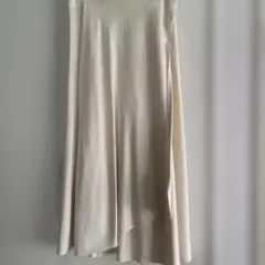 GU アイボリー フレアロングスカート