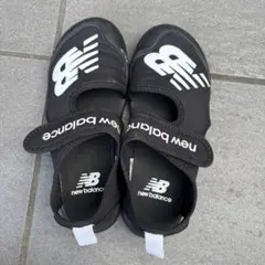 New Balance ブラック サンダル