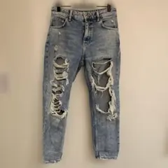 Bershka ダメージ加工 ストレートクロップドデニムパンツ