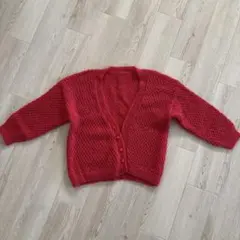 赤い編み込みVネックカーディガン