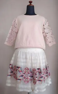 Khaju　シップス　フラワーレーススリーブスウェットのサムネイル