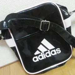 adidas！美品エナメルショルダー(*'▽'*)