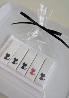 黒ねこ　箸置き　4個セット＋1個Ｂ品おまけ付