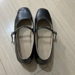 黒 バレエシューズ ストラップ付き 低ヒール