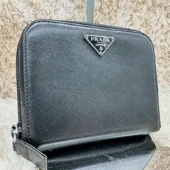 【美品】PRADA 二つ折り 三角プレート サフィアーノ レザー 黒 ブラック