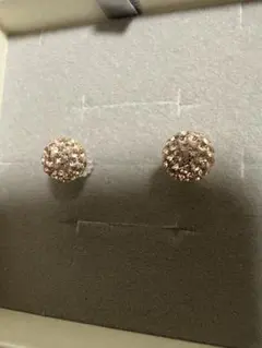 未使用　ツツミ　パヴェボール　ガラスストーン　シャンパンカラー　ピアス　K10