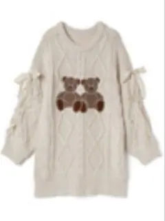 クマ刺繍アイボリー長袖ニットセーター