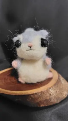 羊毛フェルト エゾモモンガ フェイスストラップ ハンドメイド - メルカリ