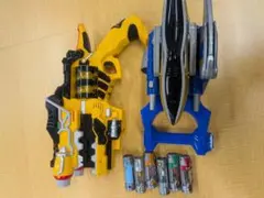 ジャンク品　キョウリュウジャー 　ガブリボルバー　　獣電池6本