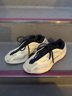 【28.0】YEEZY 700 azael boost イージー アディダス
