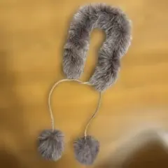 グレー ファー ポンポン付きマフラー