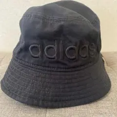 adidasバケットハット