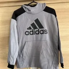 adidas フード付きパーカー グレー