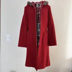 赤いファー付きコート