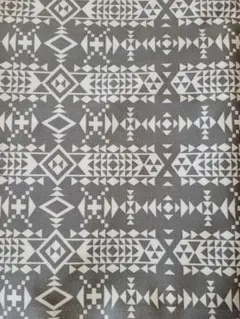 幾何学模様の綿プリント生地