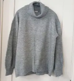 GU ジーユー ・タートルニット ぽわん袖 グレー