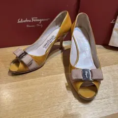 Salvatore Ferragamo エナメル パンプス 6.5C ベージュ