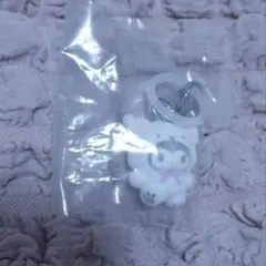 ガチャガチャ サンリオ めじるしアクセサリー ふわふわスノー クロミ