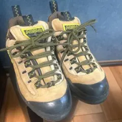 Item thumbnail for item f5c32b5c-bd02-4824-9b6e-c128a55e2134