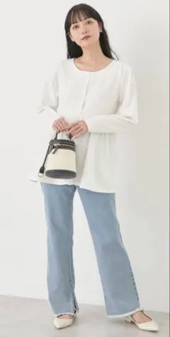 ホワイト フレアシルエット 長袖シャツ