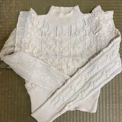 ZARA アイボリー　フリル付きニット　長袖